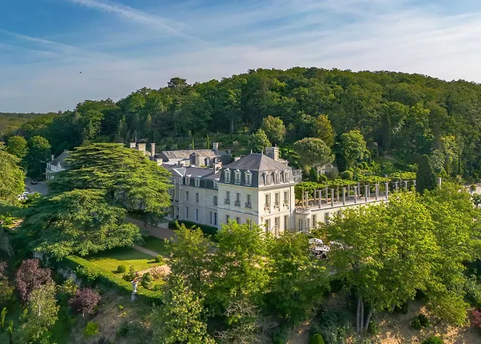 Chateau De Rochecotte